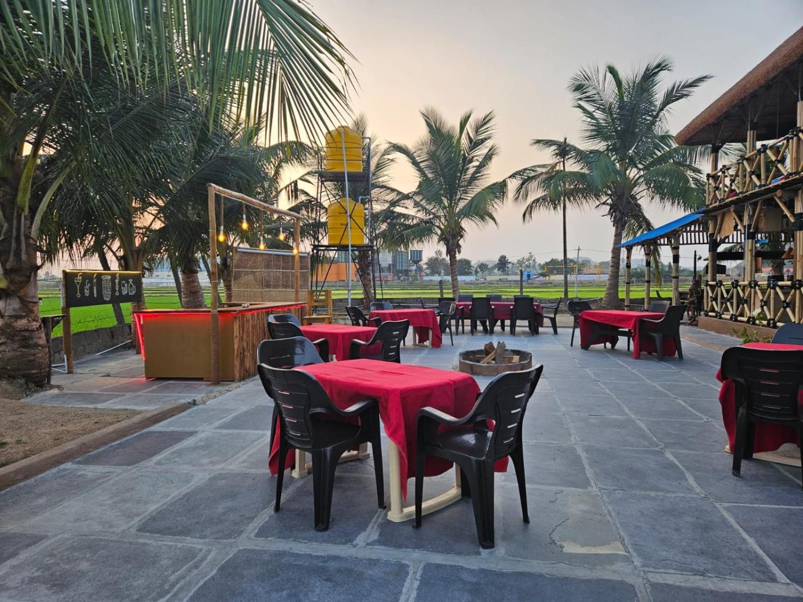 The King On The Rocks Resort Hampi Exterior photo