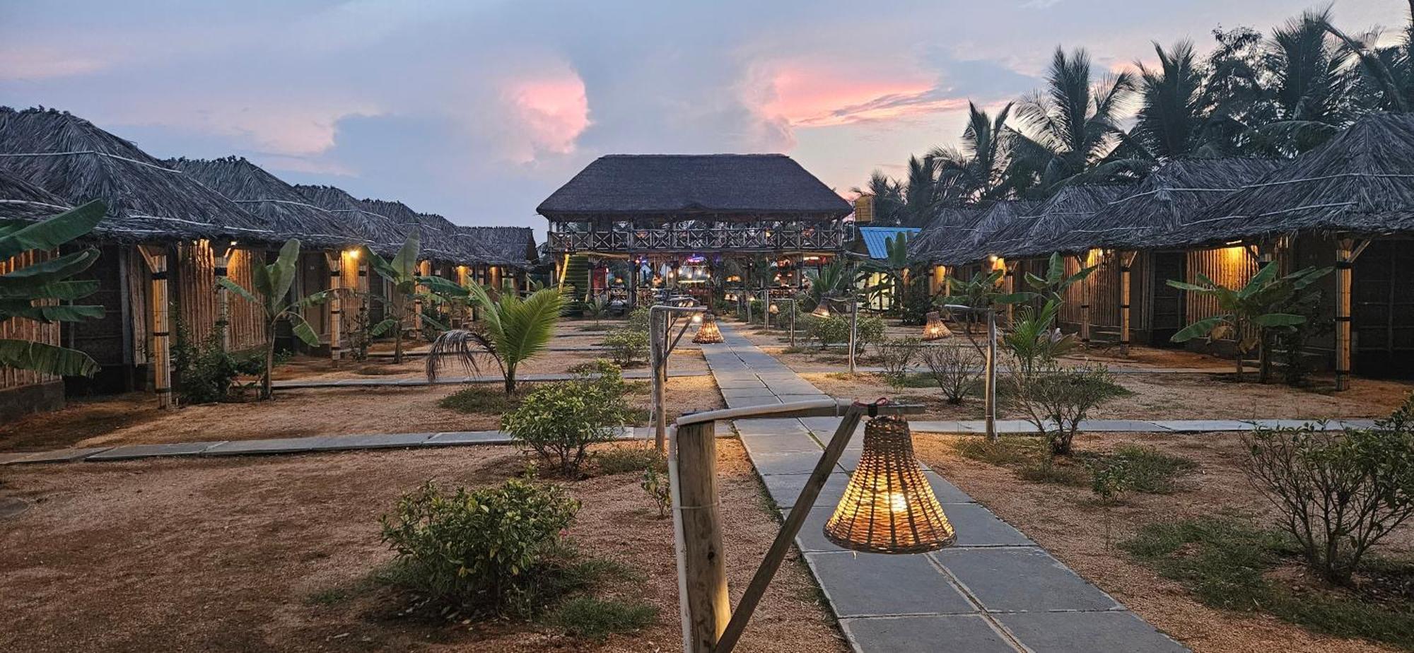 The King On The Rocks Resort Hampi Room photo